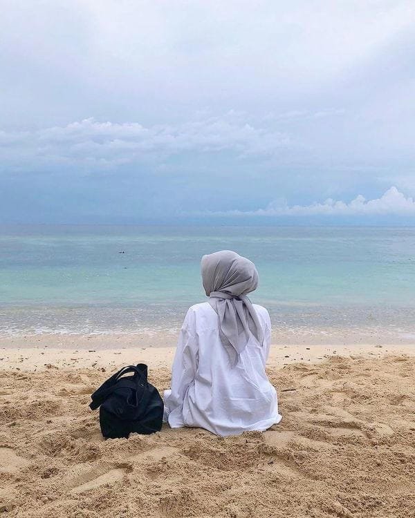 7 Ide Foto Estetis di Pantai untuk Mempercantik Feed Media Sosial Kamu 7 Ide Foto Estetis di Pantai untuk Mempercantik Feed Media Sosial Kamu