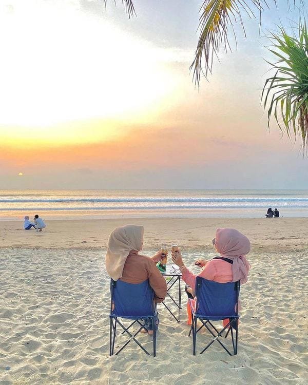 7 Ide Foto Estetis di Pantai untuk Mempercantik Feed Media Sosial Kamu 7 Ide Foto Estetis di Pantai untuk Mempercantik Feed Media Sosial Kamu