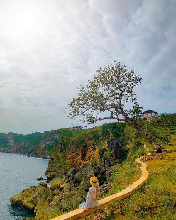 7 Ide Foto Estetis di Pantai untuk Mempercantik Feed Media Sosial Kamu 7 Ide Foto Estetis di Pantai untuk Mempercantik Feed Media Sosial Kamu