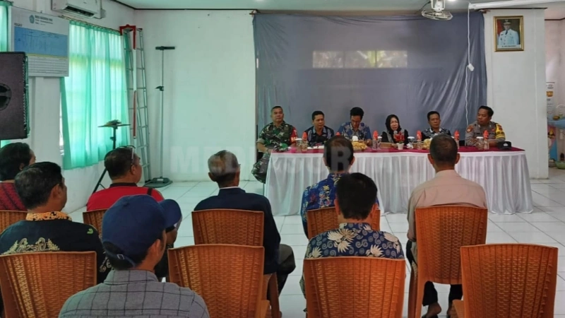 Anggota DPRD Barito Selatan (Barsel), Idariani, menggelar reses di Aula Kantor Kelurahan Buntok Kota, Kecamatan Dusun Selatan (foto: MediaSurya/dok)