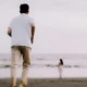 Pose Foto di Pantai yang Estetik dan Instagramable (foto: MediaSurya/pexels.com)
