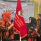 Prosesi serah terima bendera kepemimpinan dalam Musyawarah Cabang Srikandi Pemuda Pancasila Barito Selatan 2025. (foto: MediaSurya/dok)