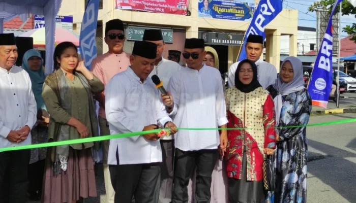 Asisten II Setda Barsel Resmi Buka Pasar Ramadhan