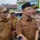 Bupati Eddy Raya Samsuri memberikan keterangan pers tentang stabilitas harga menjelang Lebaran