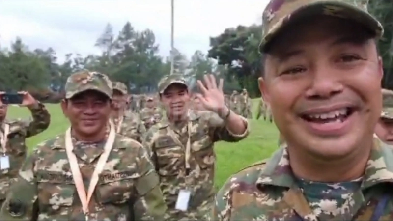 Bupati Barito Selatan, H. Eddy Raya Samsuri, bersama Wakil Bupati Khristianto Yudha dan sejumlah kepala daerah saat mengikuti retret Akademi Militer di Magelang (foto: MediaSurya/dok)