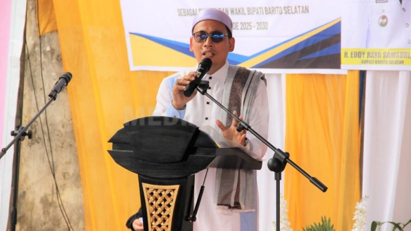 Ustad H. Muhammad Sibawaihi, LC, M.Pd., saat memberikan sambutan dalam kegiatan tersebut. (foto: MediaSurya/dok)