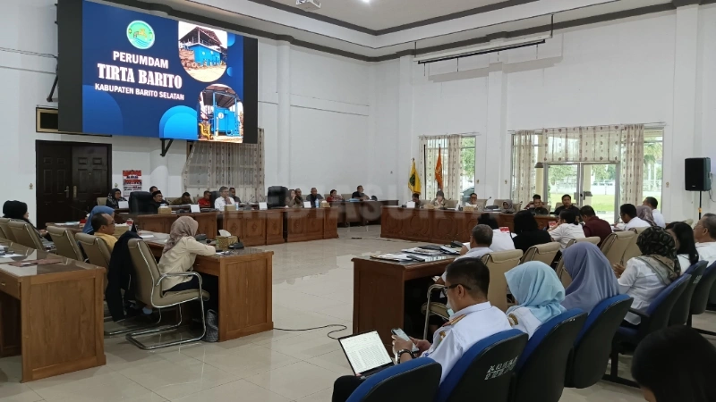 Rapat Dengar Pendapat DPRD Barsel membahas pengangkatan CPNS dan layanan air bersih.
