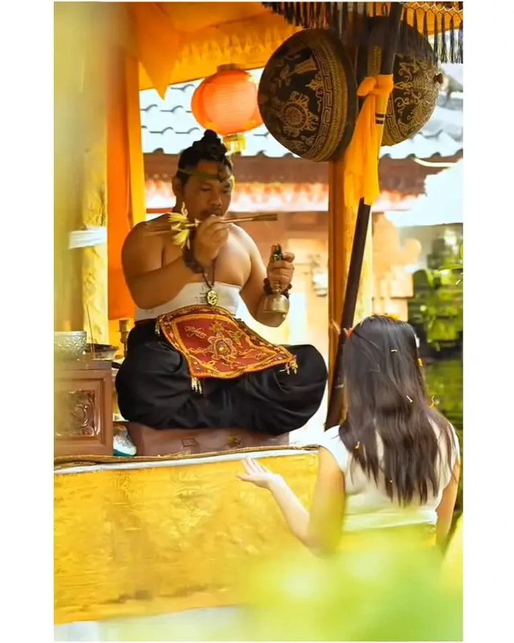 Potret Marshanda Melukat di Bali, Wajah Khusyuk dan Aura Positif Potret Marshanda Melukat di Bali, Wajah Khusyuk dan Aura Positif
