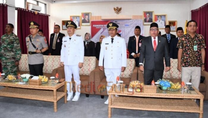 Bupati dan Wabup Barsel Ikuti Upacara Virtual HUT Otonomi Daerah ke-29 di Tengah Banjir