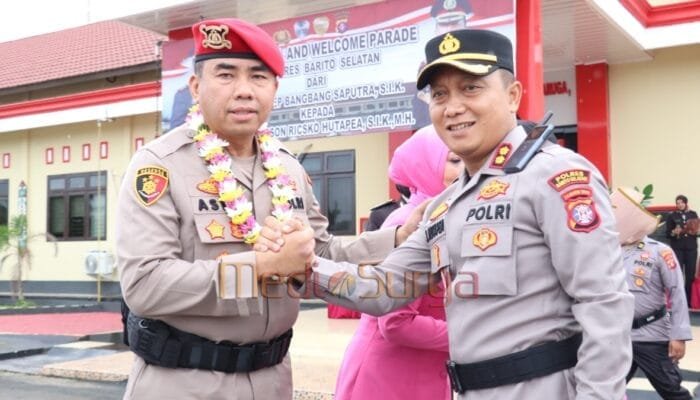 AKBP Jacson Ricsco Hutapea Resmi Menjabat Kapolres Barsel, Disambut Adat Potong Pantan dan Tradisi Pedang Pora