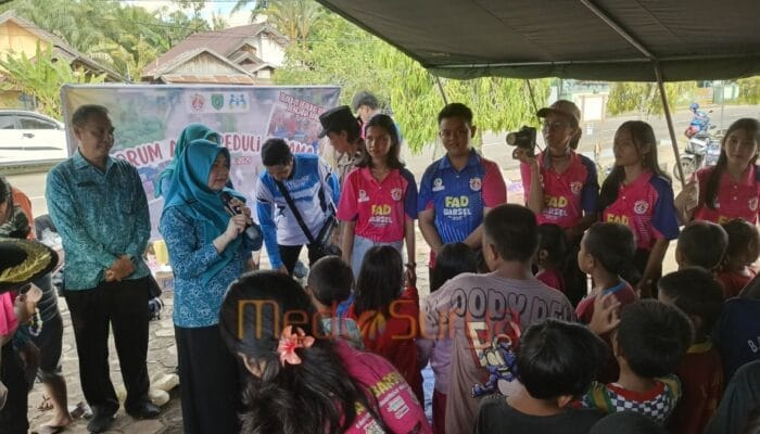 Ketua TP PKK Barsel Tinjau Dapur Umum dan Dukung Trauma Healing Korban Banjir di Buntok