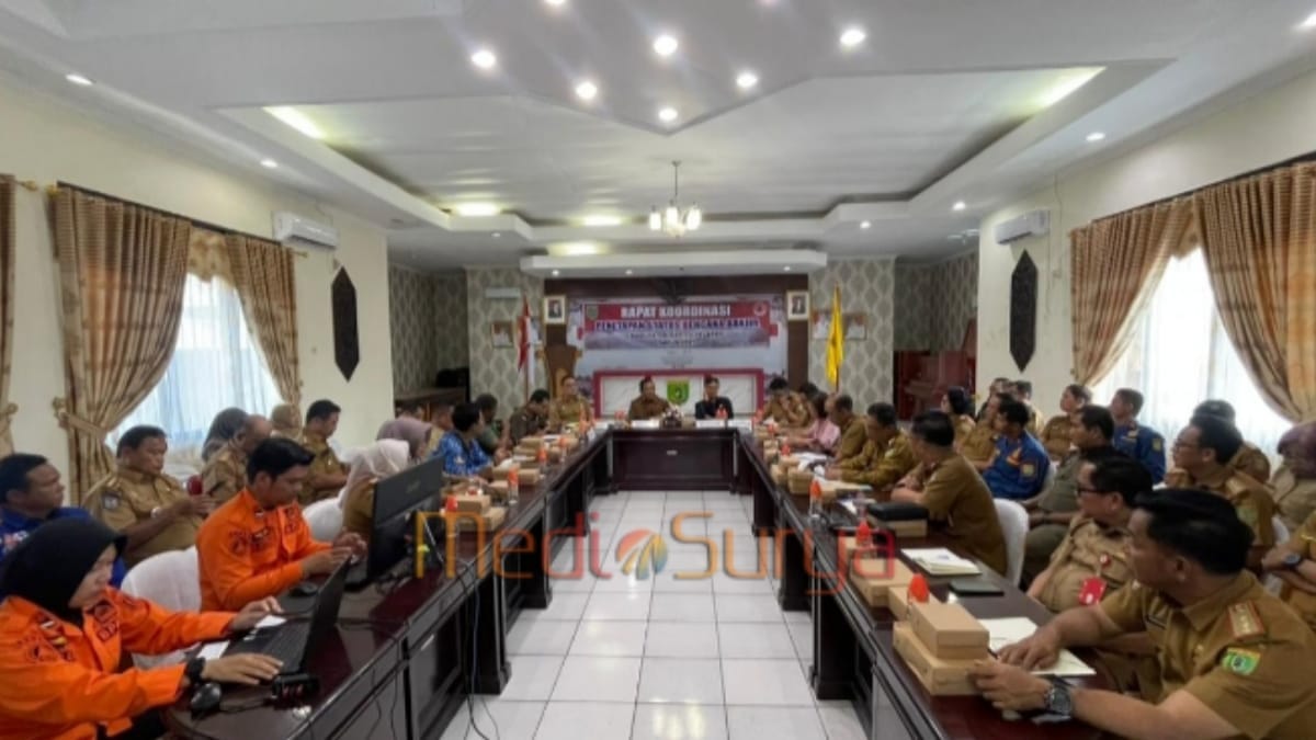 Rapat koordinasi penanganan banjir di Aula Serbaguna Kantor Bupati Barito Selatan