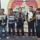 Saif Hola dan anggota LSR Kalteng berdiri bersama saat menyampaikan permintaan maaf atas video parodi gubernur.