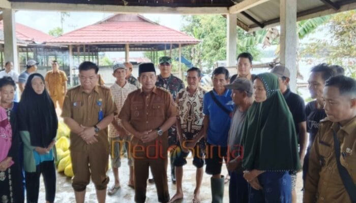 Wakil Bupati Barsel Tinjau Lokasi Banjir, Pastikan Distribusi Bantuan Sosial Tepat Sasaran
