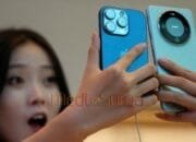 Wanita memegang iPhone 15 Harga iPhone 15 Anjlok hingga Rp 3 Juta setelah Peluncuran iPhone 16