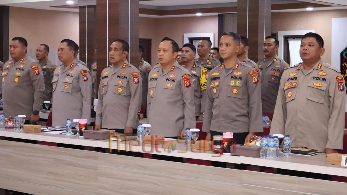 Kapolda Kalteng Pimpin Gelar Operasional TW I 2025, Tegaskan Sinergi Polri dan Media Kapolda Kalteng Pimpin Gelar Operasional TW I 2025, Tegaskan Sinergi Polri dan Media