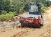 Alat Berat Ekskavator dan Wales, TMMD ke-124 Bekerja Bergantian Buka Jalan Baru