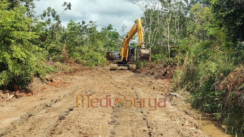 alat berat jenis ekskavator 1