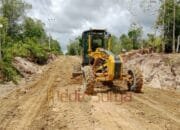 Gleder Diterjunkan Satgas TMMD Ratakan Jalan di Desa Wungkur Baru
