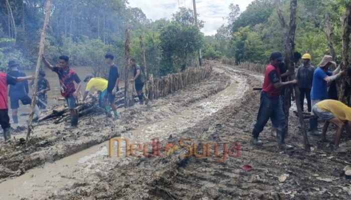 Kolaborasi Satgas TMMD, Warga dan Alat Berat Percepat Pembangunan Jalan di Desa Talio