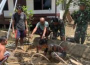 bergotong royong membangun sumur Satgas TMMD Kodim 1012/Buntok Bangun Sumur Bor untuk Atasi Krisis Air Bersih