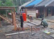 memasang bekisting Satgas TMMD Pasang Bekisting Sumur Bor, Akses Air Bersih untuk Warga Wungkur Baru Terus Dimaksimalkan