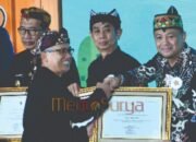 Bupati Barsel Terima Penghargaan Revitalisasi Bahasa Daerah dari Mendikdasmen di Depok