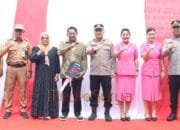 Serahkan Kunci Bedah Rumah, Kapolres Barsel: Wujud Kepedulian Polri terhadap Sesama