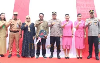 Serahkan Kunci Bedah Rumah, Kapolres Barsel: Wujud Kepedulian Polri terhadap Sesama