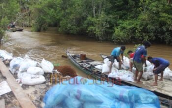 pengangkutan menggunakan perahu