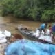Pengangkutan Material Lewat Sungai Dimaksimalkan oleh Satgas TMMD dan Warga Desa Talio