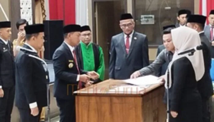 Wali Kota Banjarmasin Lantik 65 Pejabat Baru, Beri Peringatan Keras Soal Pelanggaran Etika