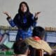 Guru menyampaikan materi pelajaran kepada siswa