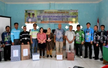 Inspektur Daerah Barsel Yuristianti Yudha bersama peserta dan perwakilan perusahaan berfoto bersama usai sosialisasi pajak daerah dan retribusi daerah tahun 2025