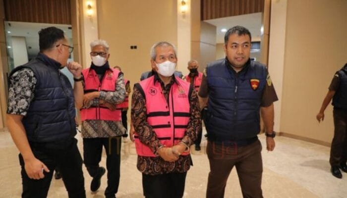Negara Rugi Rp1 Triliun, Ini Rincian Peran 8 Tersangka Kasus Kredit Sritex