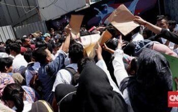 Media asing prihatin Gen Z di Indonesia susah cari kerja. (CNN Indonesia/Ramadhan Nur Fadillah)