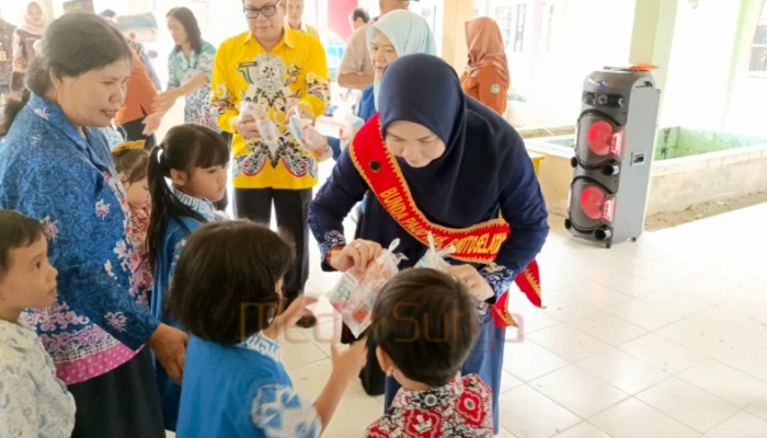 Bunda PAUD Barsel Sosialisasikan 7 Kebiasaan Anak Hebat di Dua TK Buntok