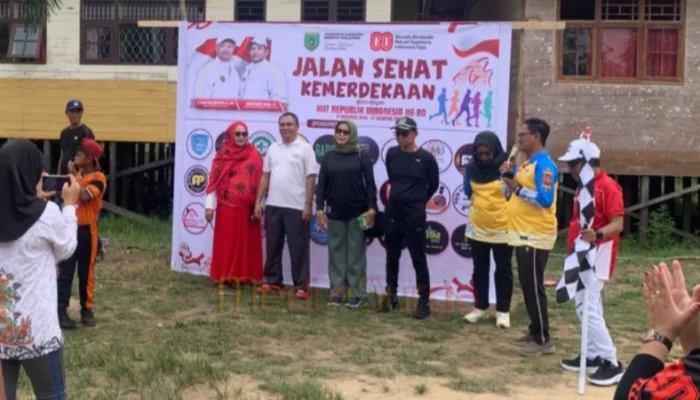 Jalan Sehat Kemerdekaan di Desa Babai, DPRD Barsel Sudiarto Lepas Peserta