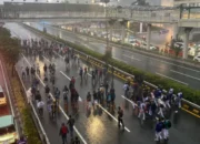 Kericuhan Demo 25 Agustus, Motor Dibakar hingga Pos Polisi Dirusak