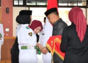 Bupati Barsel Kukuhkan 50 Anggota Paskibraka Tahun 2025