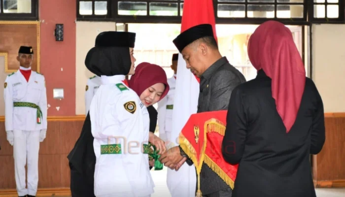 Bupati Barsel Kukuhkan 50 Anggota Paskibraka Tahun 2025