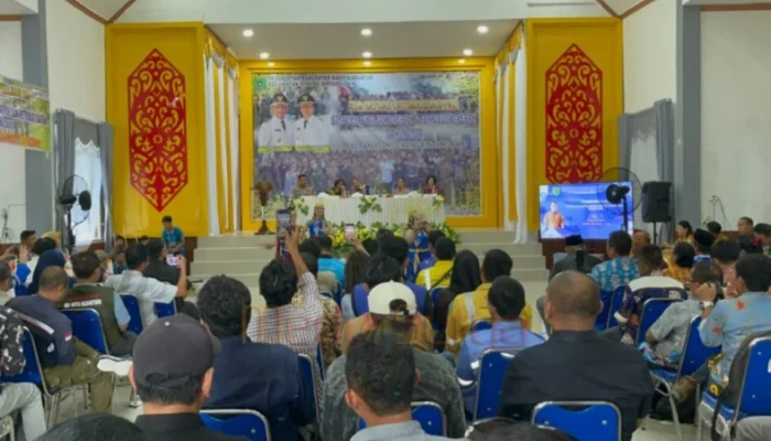 Bupati Barsel Dorong Tertib Pajak Daerah Lewat Sosialisasi di Gunung Bintang Awai