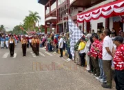 Asisten I Setda Lepas Lomba Gerak Jalan HUT ke-80 RI dan Harjad ke-66 Barsel