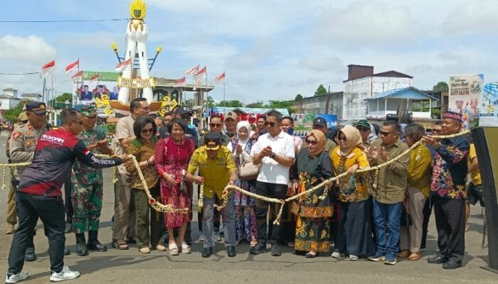 Wabup Barsel Ajak Warga Rayakan Kebersamaan Lewat Makan Gratis HUT ke-66