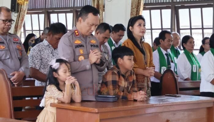 Kapolres Barsel Hadiri Minggu Kasih di Gereja Malawen Raya Desa Sababilah