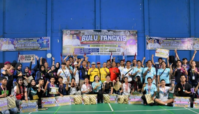 Bupati Barsel Apresiasi Atlet Usai Tutup Turnamen Bulu Tangkis Bupati Cup 2025 