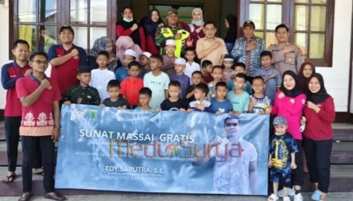 Puluhan Anak di Rantau Kujang Ikuti Sunatan Massal Gratis, Bentuk Kepedulian Sosial DPRD Barsel