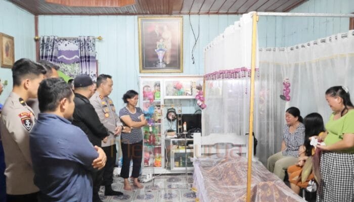 Kapolres Barsel Melayat ke Rumah Duka Wartawan Senior Jeneri