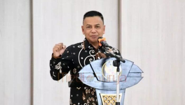 Asisten I Setda Barsel Wakili Bupati dalam Pelantikan Pengurus IDI Periode 2025-2028