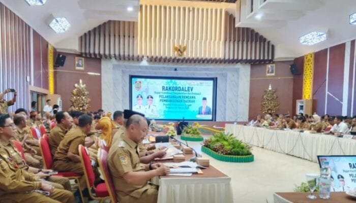 Bupati Barsel Hadiri Rakordalev Evaluasi Pembangunan Daerah Triwulan III se-Kalteng